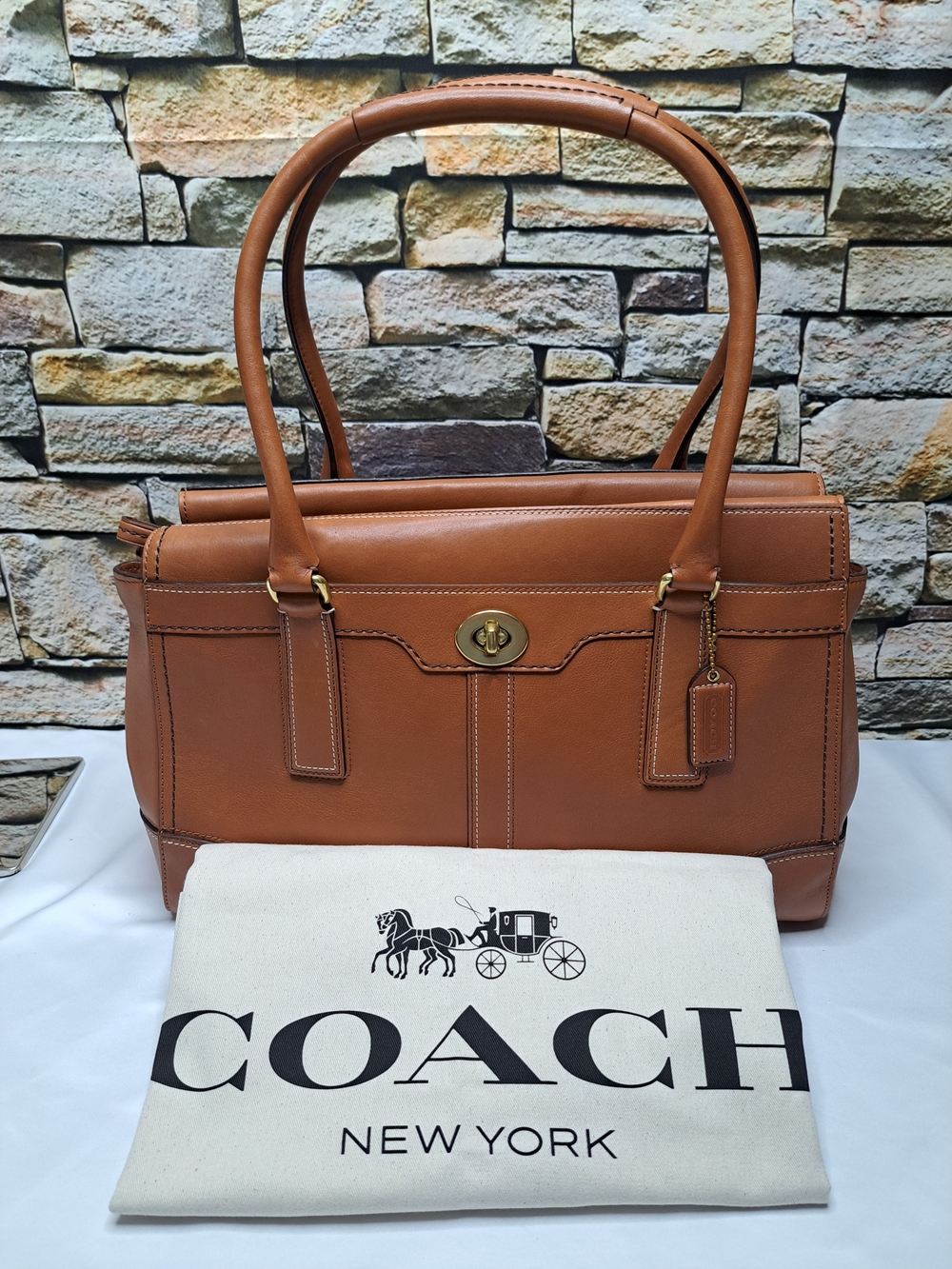 COACH 'HAMPTONS' CARRYALL TURNLOCK SATCHEL GLOVE-TANNED LEATHER, w/DUST BAG - Picture 16 of 16